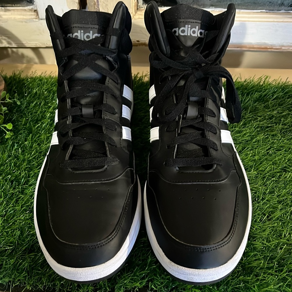 Adidas Hoops 3.0 in gently used shape - no box. Excellent condition.
